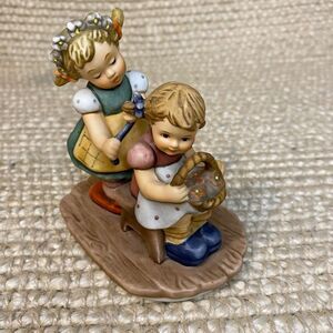 Vintage Hummel “Forever A Friend” figurine BH 65 by Goebel 1998 Thailand